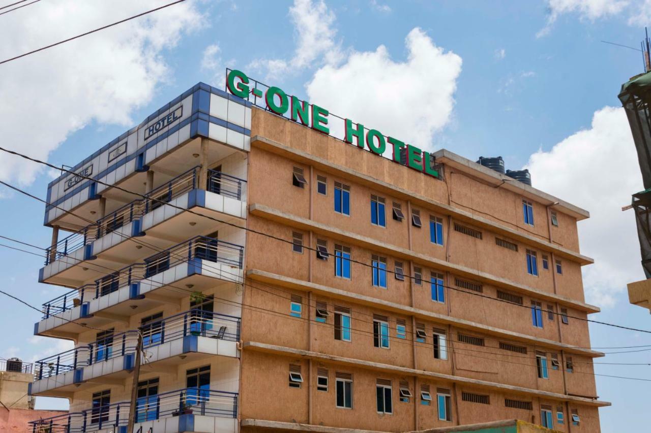 G-One Hotel Kampala Esterno foto